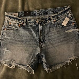 NWT- GAP Women’s Low Stride Short. Distressed denim. Size 10
